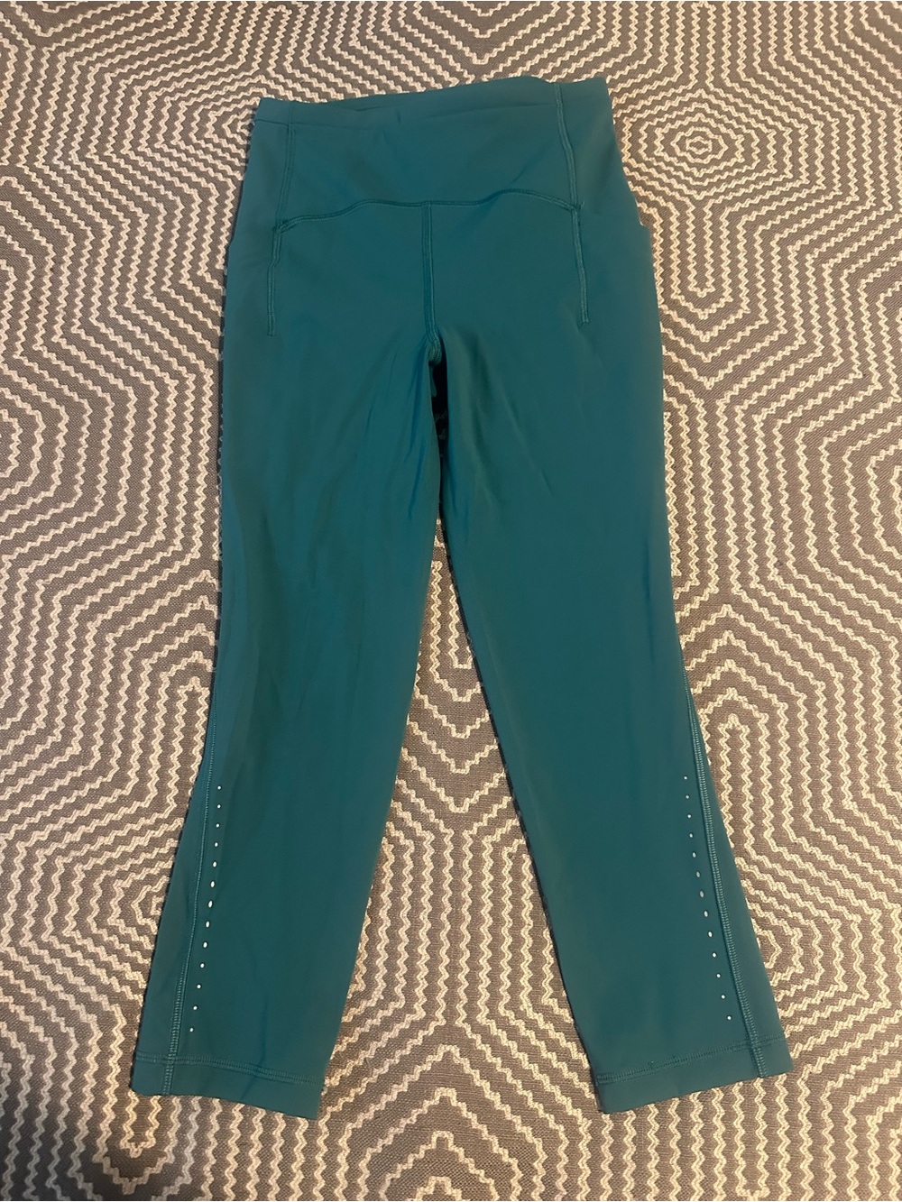 lululemon athletica Teal Cropped Active Pants
